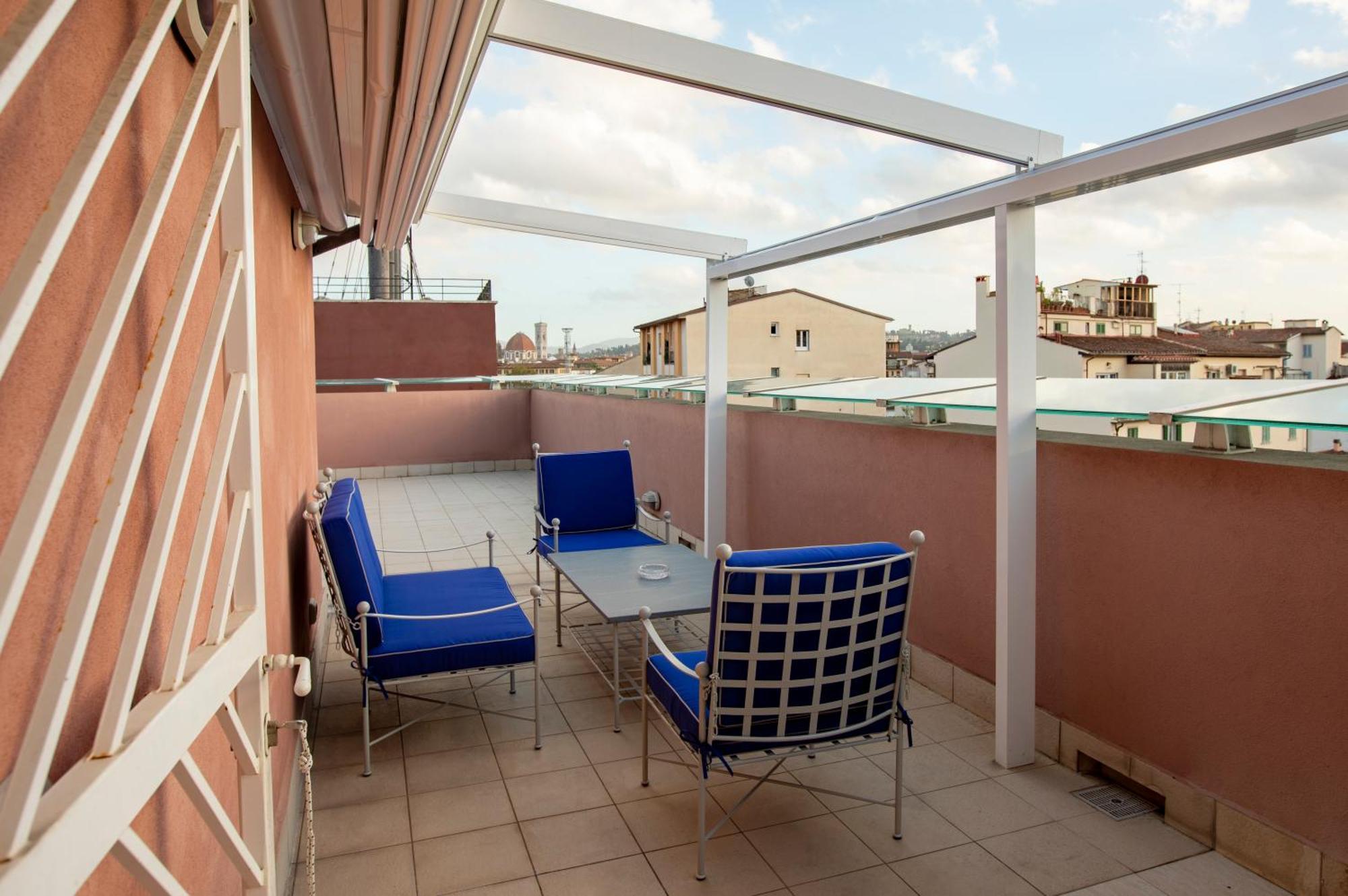 Appartamento Iris -Due Ampie Terrazze Vista Duomo Флоренция Экстерьер фото